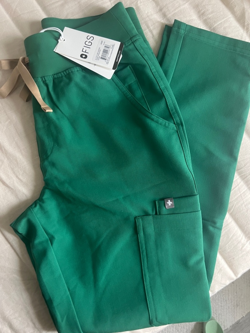 FIGS women’s Yola XXS P in the color Indocyanide green